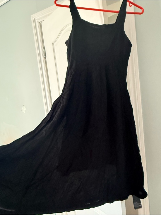 Dresses & Skirts - Classic Black Sleeveless Women’s Dress